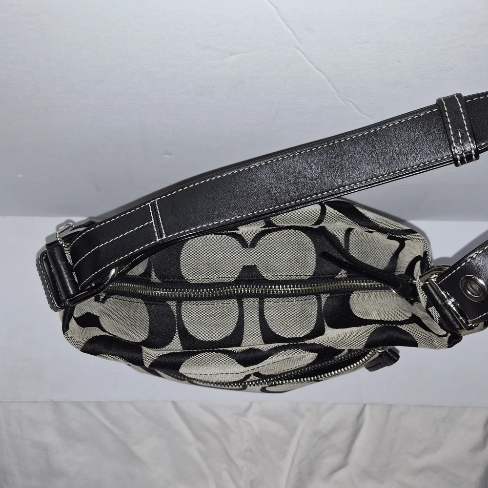 Coach Black and Grey Signature Shoulder Bag - Picture 3 of 12